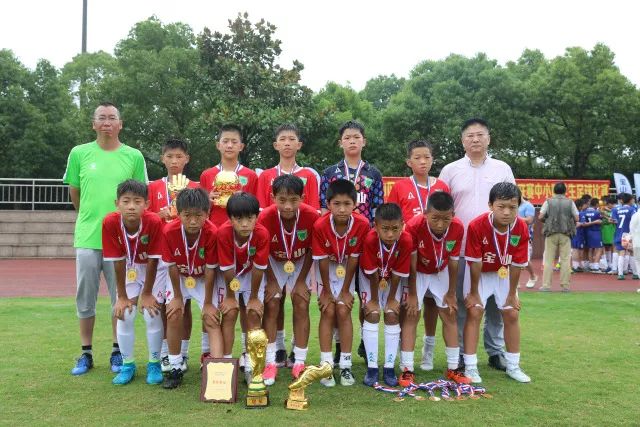 厄齐尔2016年欧冠对阵卢多戈雷茨的经典进球